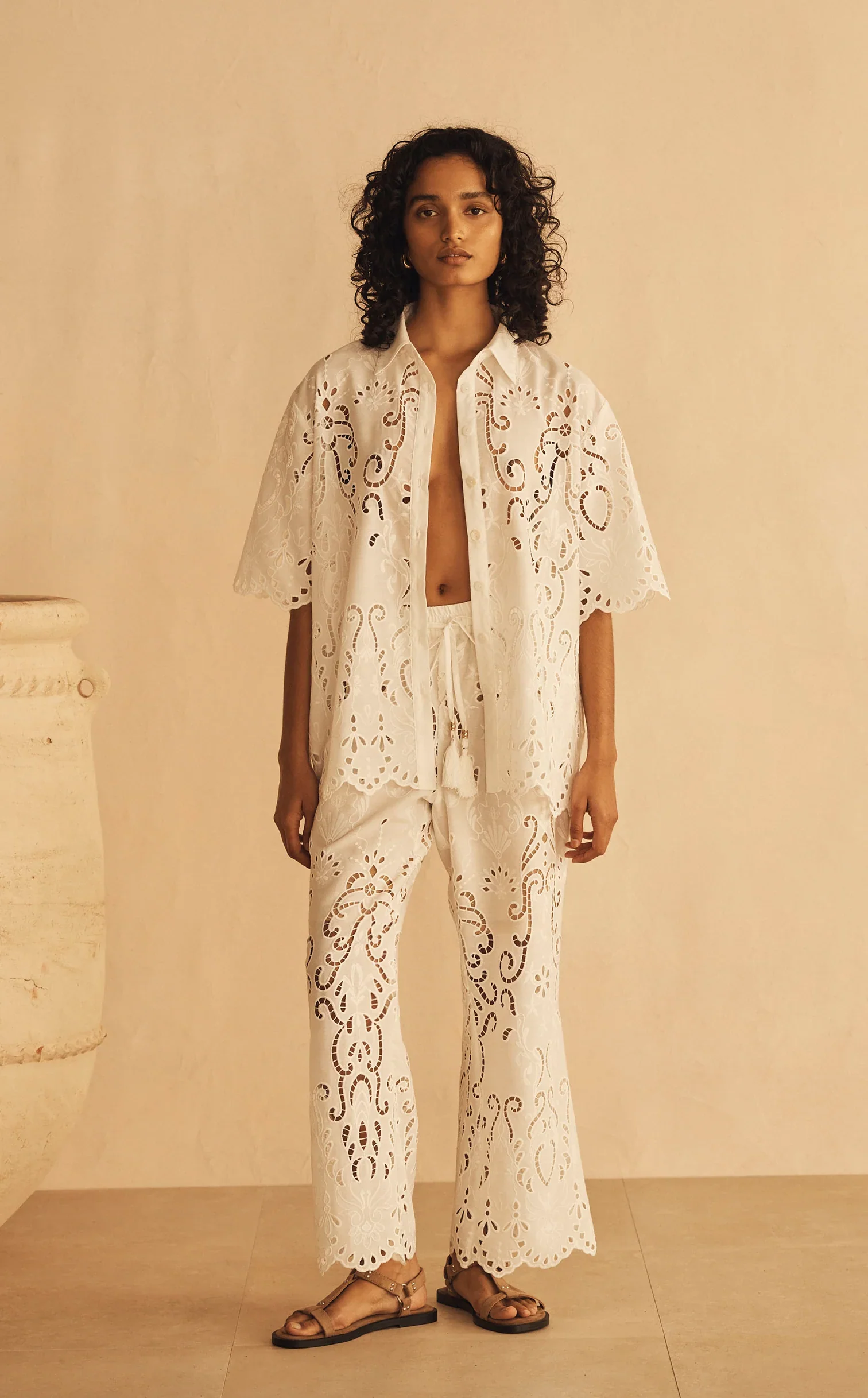 AUR OCEA - MERLETTI LACE OVERSIZED SHIRT (WHITE) - Image 2