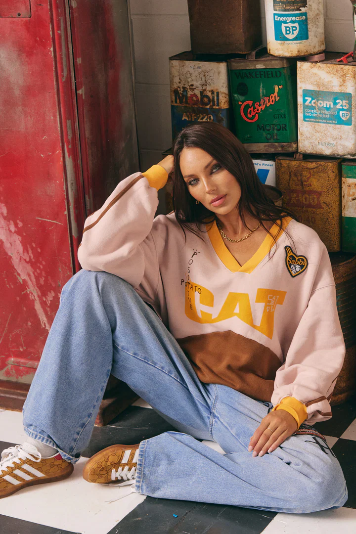 SABBI - CAT V NECK CREW (PEACH & BROWN) - Image 6