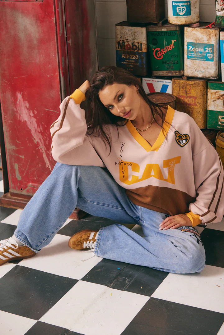 SABBI - CAT V NECK CREW (PEACH & BROWN) - Image 9