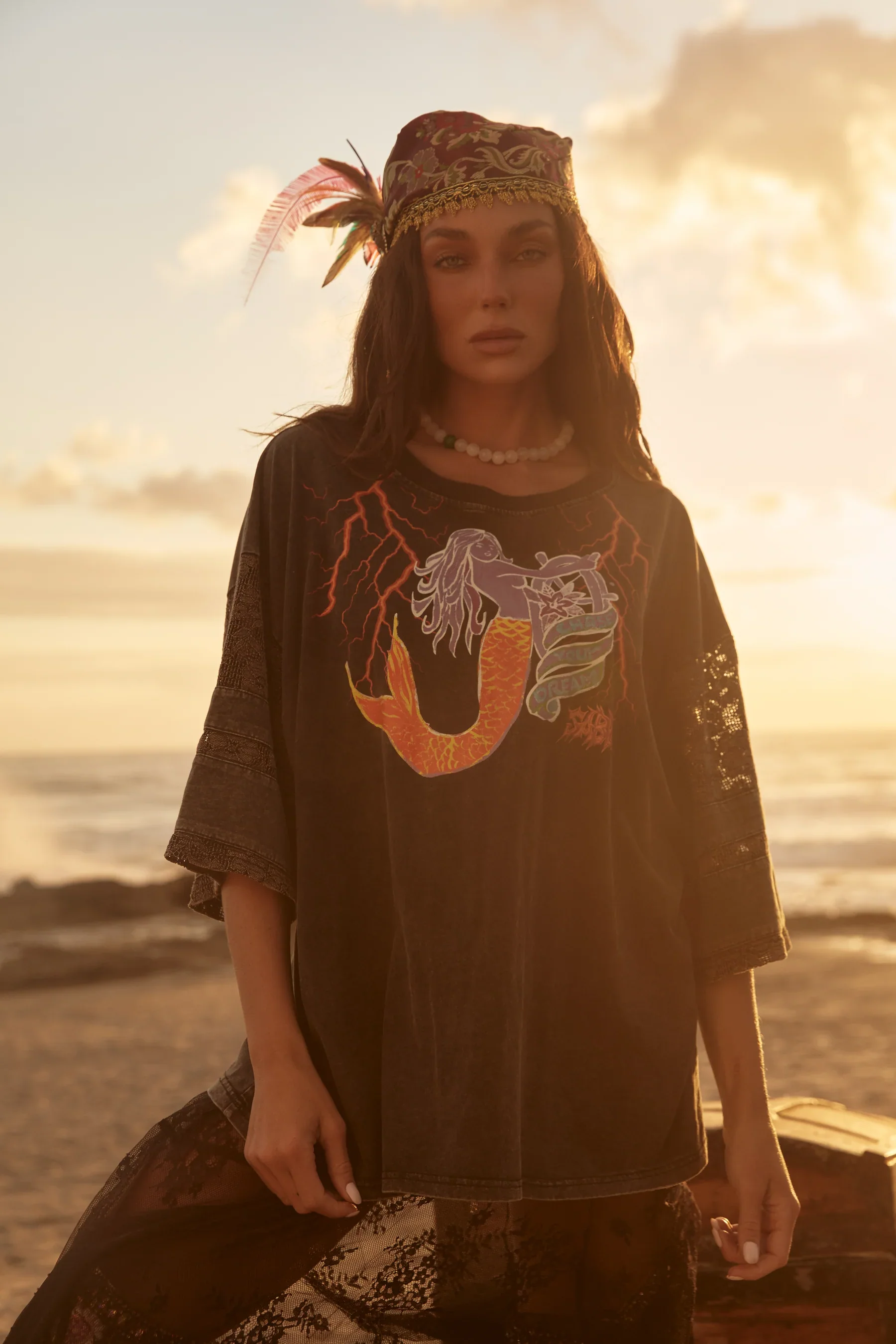 SABBI - THE CHASE YOUR DREAMS LACE TEE (BLACK) 2 - Image 3
