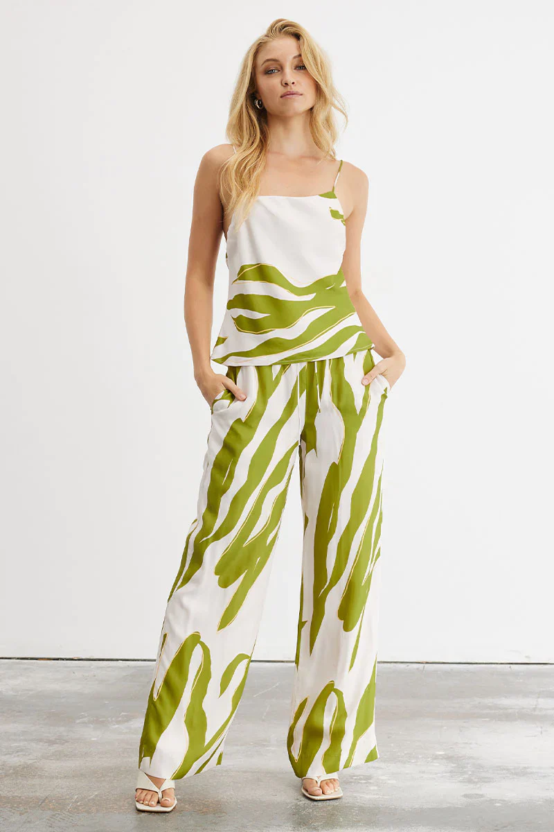 SOVERE / STUDIO - MOTION MULTI STYLE CAMI (CHALK / GREEN)